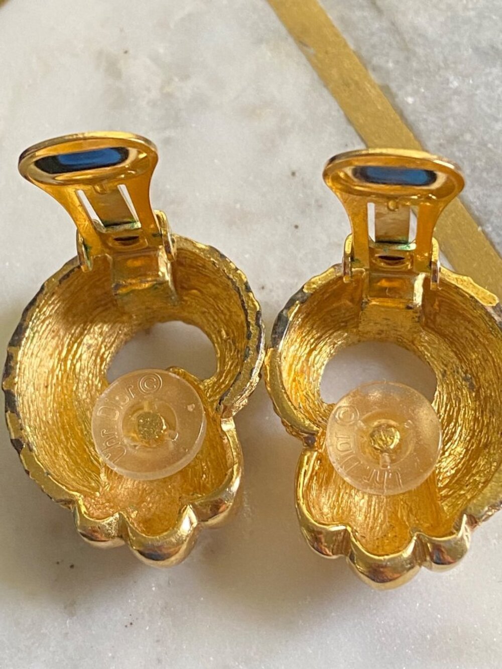 Christian Dior Vintage Gold-Tone Textured Clip-On Earrings - Picture 5 of 8